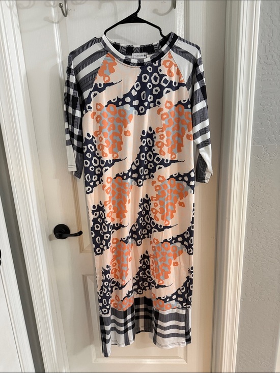Nuggles Dresses & Skirts - Raglan Midi Shift Dress in Navy, Peach & Cream - Floral Spot Print